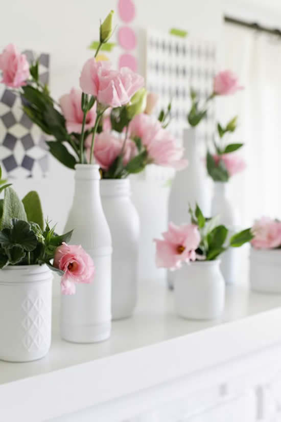 Vasos de flores com potes de vidro