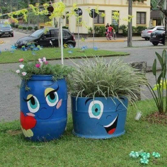 Galões de Lixo Decorados para Jardim