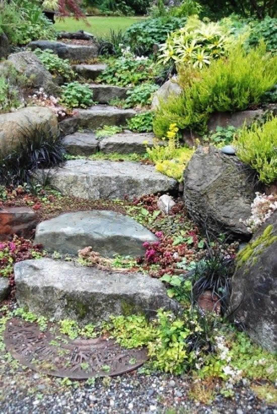 Escadas com pedras para decorar jardim