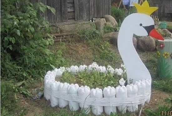 Decoração divertida para o jardim com reciclagem