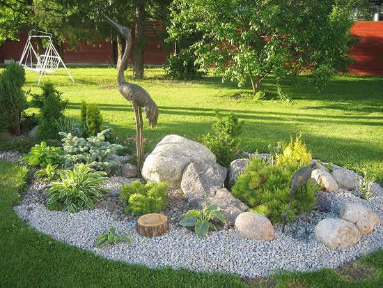 Decoração com pedras grandes para enfeitar o jardim