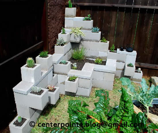 Decore o jardim com blocos de cimento