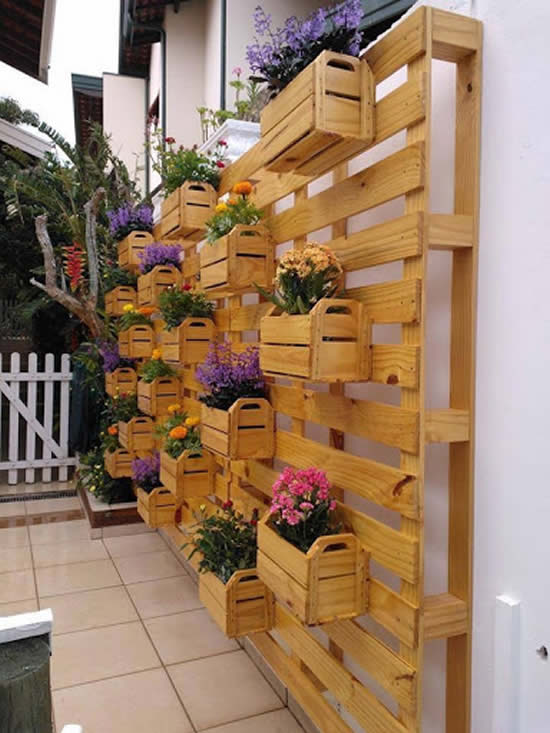 Dicas para decoração com madeira no jardim - Pallets